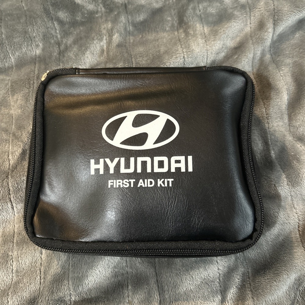 Genuine Hyundai First Aid Emergency‎ Safety Kit 00083-ADU00